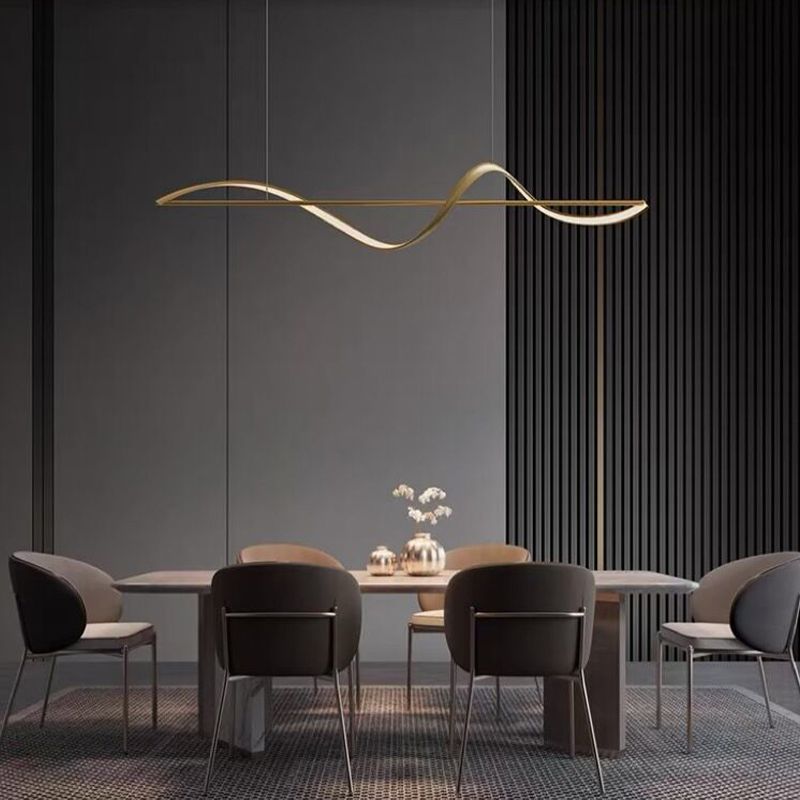 LumenArt Moderne LED Pendelleuchte Schwarz/Gold für stilvolle Essbereiche