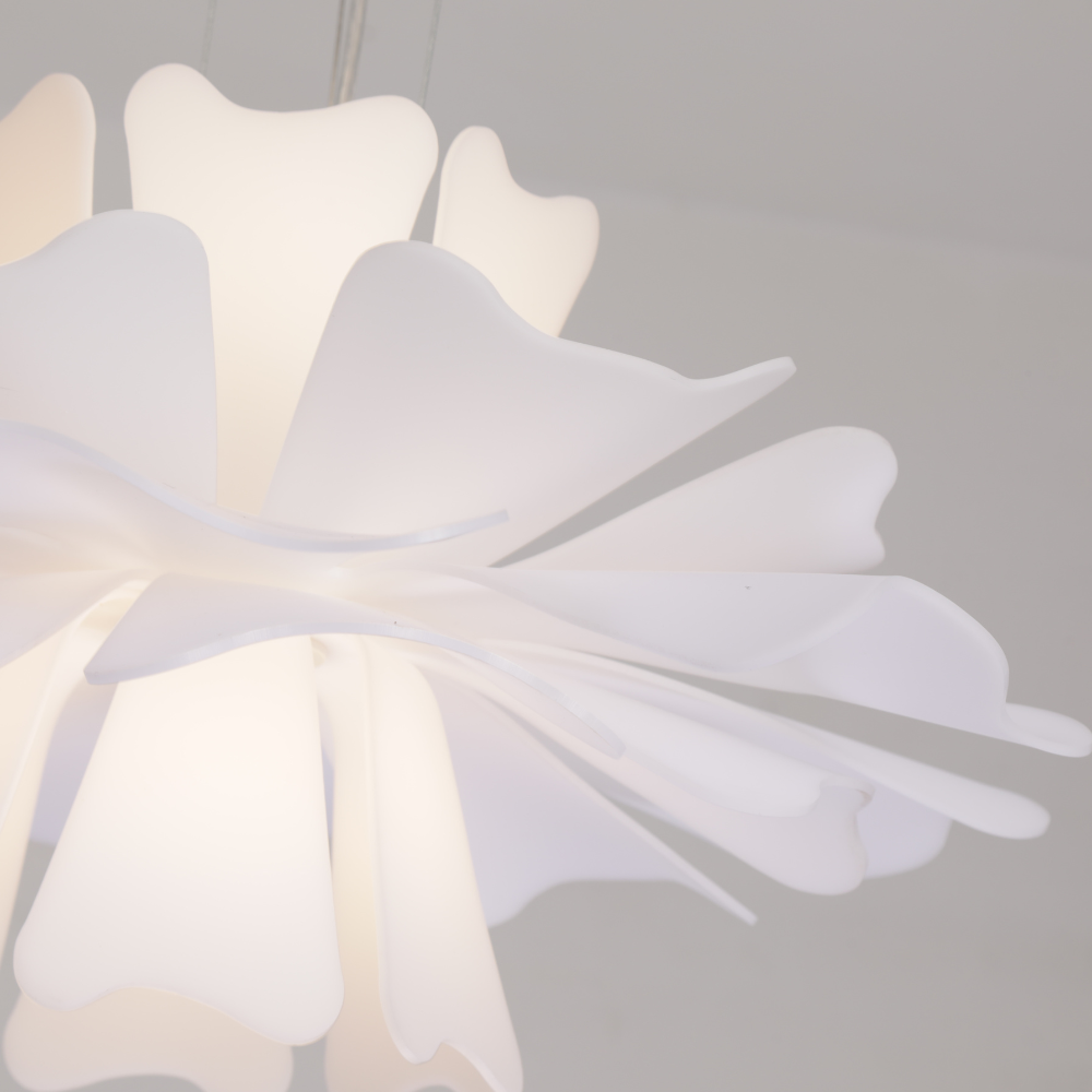 LumenBlume Charmante Blumenpendelleuchte in Weiß – Ideal für Esszimmer & Wohnzimmer