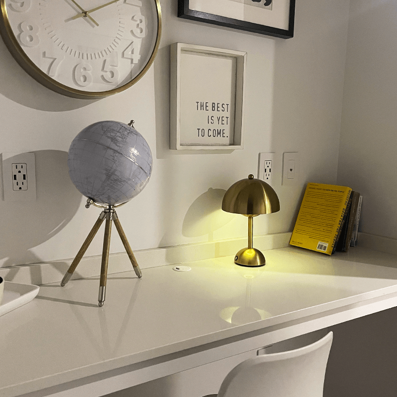 GlowLight Moderne Tischlampe – Elegantes Lichtdesign für Ihr Zuhause