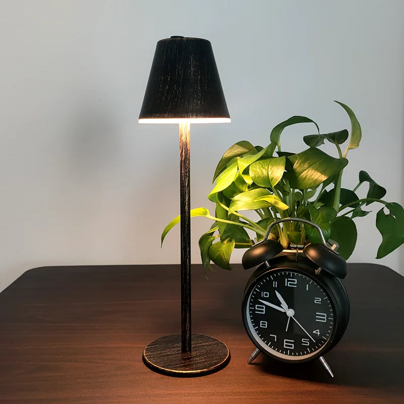 GreenLight - Nachhaltige Wiederaufladbare LED-Tischlampe